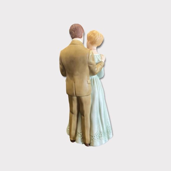 Vintage | 1983 Treasured Memories 25th Anniversary Figurine - Picture 2 of 4